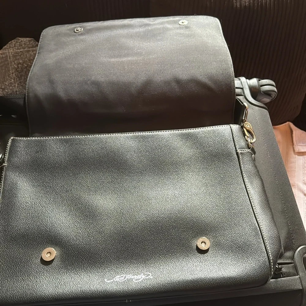 Black Ed Hardy satchel /Messenger bag. Excellent condition.!